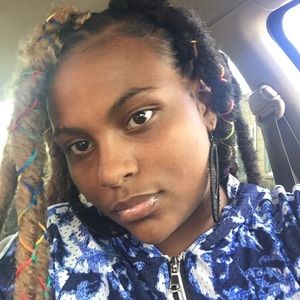 Meet your Posher, Janai